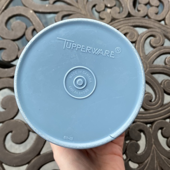 Tupperware - VTG  Servalier CANISTER #811-13 with lid - Picture 12 of 13